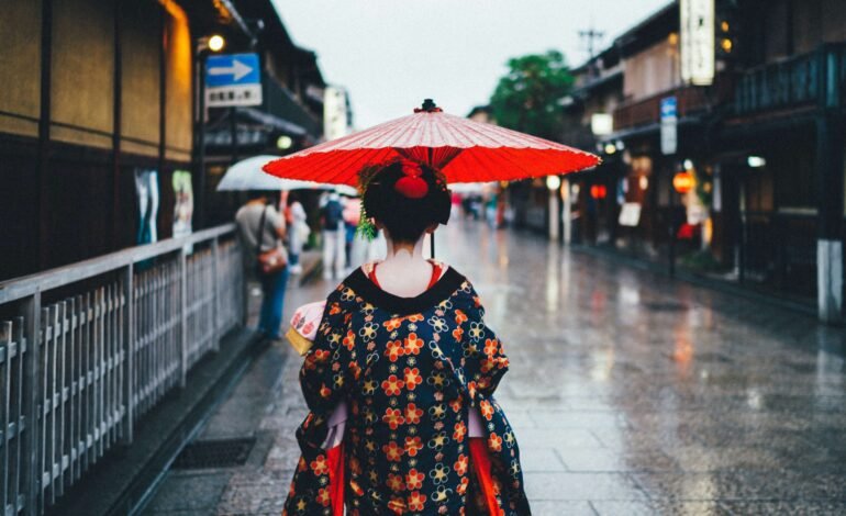 Yen Strengthens Against Major Currencies