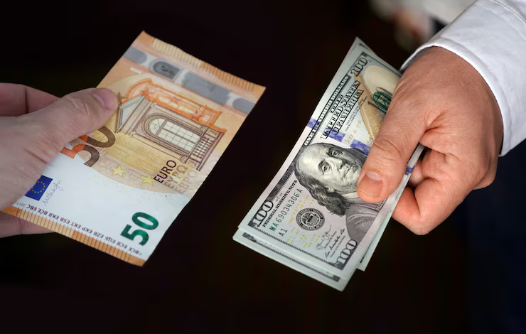EUR/USD Stalls Below 1.1100s Ahead of Key Economic Data